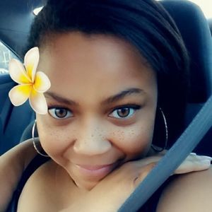 Meet your Posher, Elise